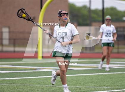 Thumbnail 2 in Riverhead vs William Floyd photogallery.