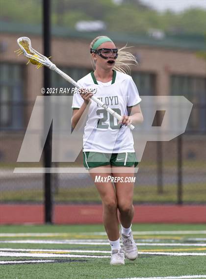 Thumbnail 2 in Riverhead vs William Floyd photogallery.