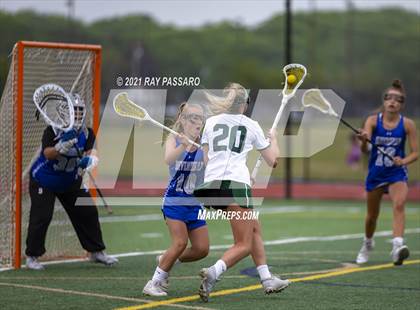 Thumbnail 3 in Riverhead vs William Floyd photogallery.