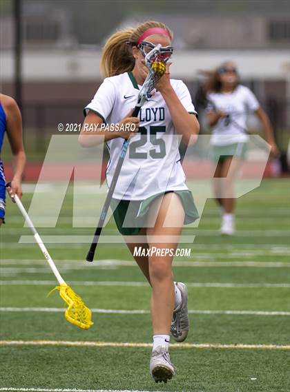 Thumbnail 1 in Riverhead vs William Floyd photogallery.