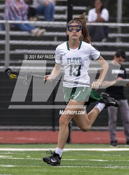 Thumbnail 2 in Riverhead vs William Floyd photogallery.