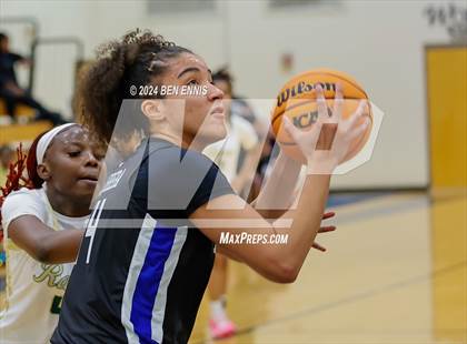 Thumbnail 2 in Grayson vs. IMG Academy (MLK Day Classic) photogallery.