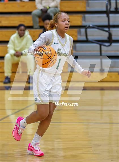 Thumbnail 3 in Grayson vs. IMG Academy (MLK Day Classic) photogallery.