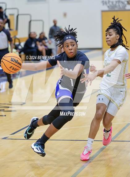 Thumbnail 2 in Grayson vs. IMG Academy (MLK Day Classic) photogallery.