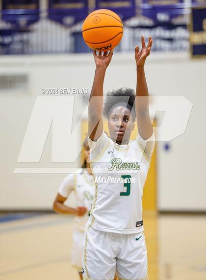 Thumbnail 2 in Grayson vs. IMG Academy (MLK Day Classic) photogallery.