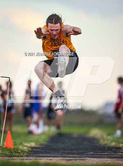 Thumbnail 2 in KHSAA North Central Track Conference Championship photogallery.
