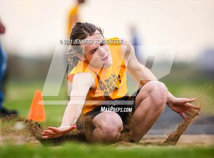 Thumbnail 1 in KHSAA North Central Track Conference Championship photogallery.