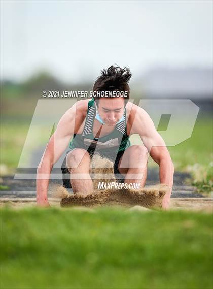 Thumbnail 3 in KHSAA North Central Track Conference Championship photogallery.