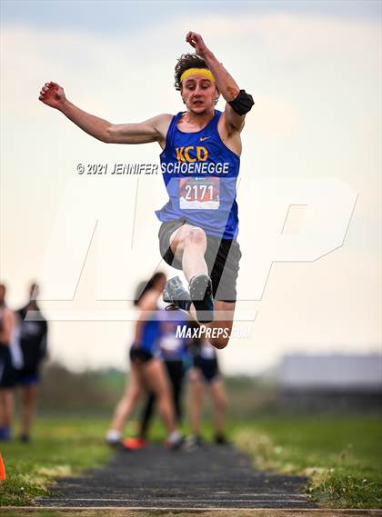 Thumbnail 2 in KHSAA North Central Track Conference Championship photogallery.