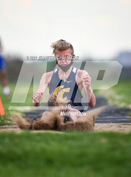 Thumbnail 3 in KHSAA North Central Track Conference Championship photogallery.