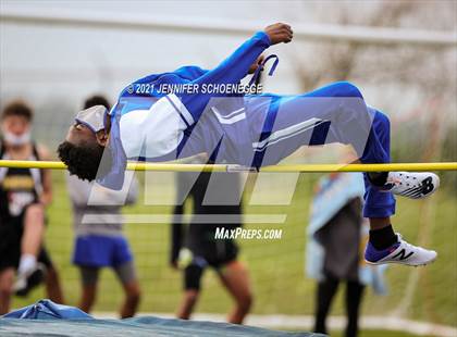Thumbnail 2 in KHSAA North Central Track Conference Championship photogallery.