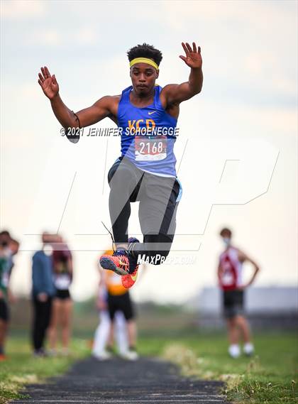 Thumbnail 3 in KHSAA North Central Track Conference Championship photogallery.