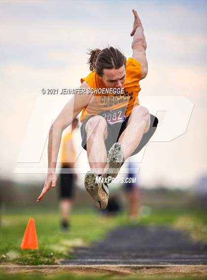 Thumbnail 3 in KHSAA North Central Track Conference Championship photogallery.