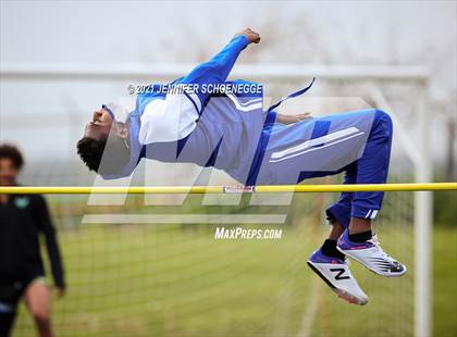 Thumbnail 1 in KHSAA North Central Track Conference Championship photogallery.