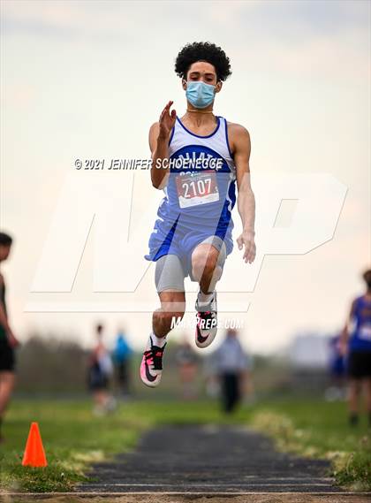 Thumbnail 3 in KHSAA North Central Track Conference Championship photogallery.