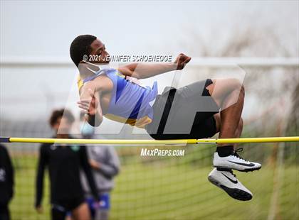 Thumbnail 3 in KHSAA North Central Track Conference Championship photogallery.