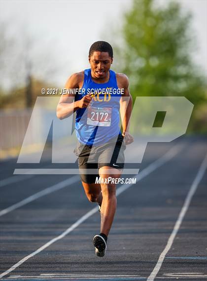 Thumbnail 3 in KHSAA North Central Track Conference Championship photogallery.