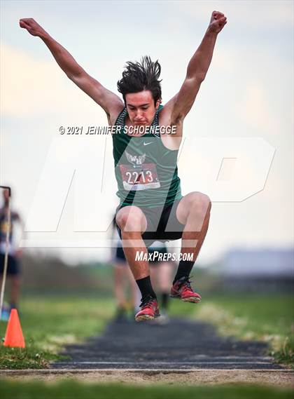 Thumbnail 2 in KHSAA North Central Track Conference Championship photogallery.