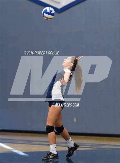 Thumbnail 3 in Rio Americano @ Vista del Lago photogallery.