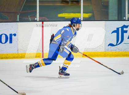 Thumbnail 3 in Servite VS Bishop Amat photogallery.