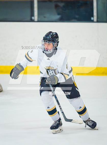 Thumbnail 3 in Servite VS Bishop Amat photogallery.