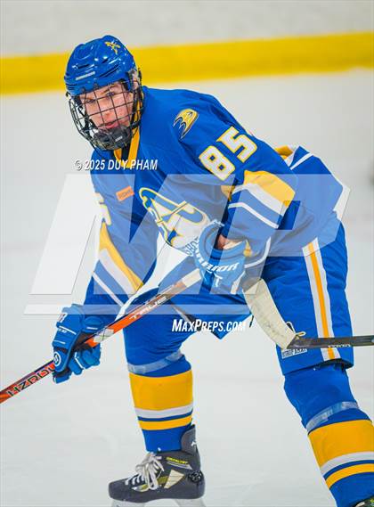 Thumbnail 3 in Servite VS Bishop Amat photogallery.