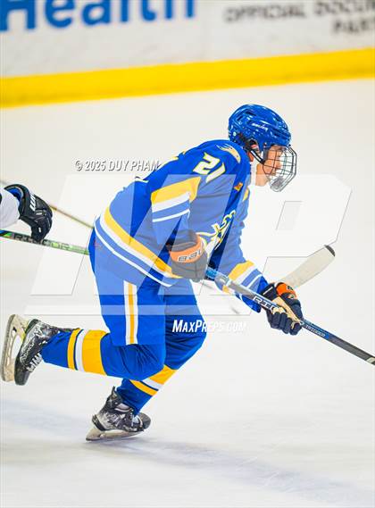 Thumbnail 3 in Servite VS Bishop Amat photogallery.