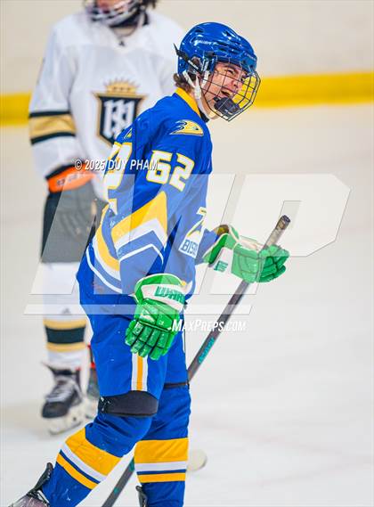 Thumbnail 2 in Servite VS Bishop Amat photogallery.