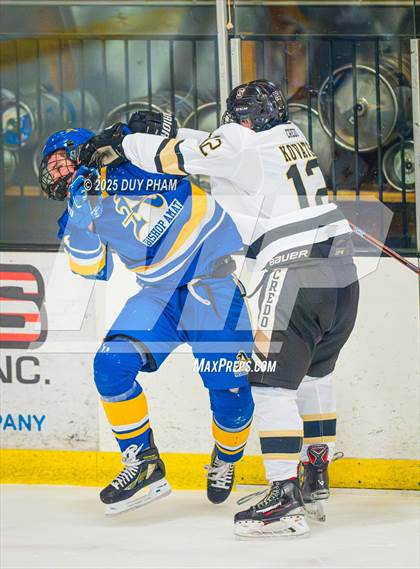 Thumbnail 2 in Servite VS Bishop Amat photogallery.