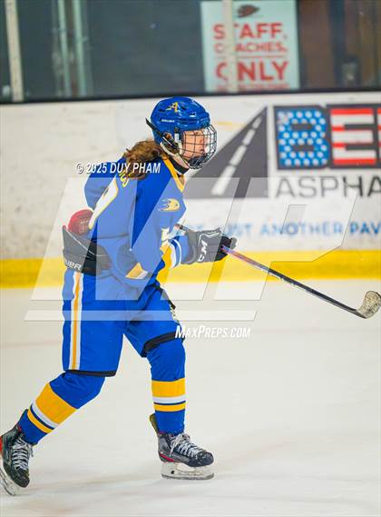 Thumbnail 3 in Servite VS Bishop Amat photogallery.
