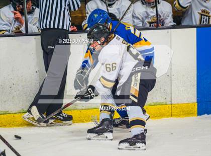 Thumbnail 3 in Servite VS Bishop Amat photogallery.