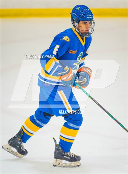 Thumbnail 3 in Servite VS Bishop Amat photogallery.