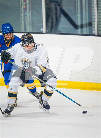 Thumbnail 3 in Servite VS Bishop Amat photogallery.