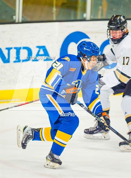 Thumbnail 3 in Servite VS Bishop Amat photogallery.