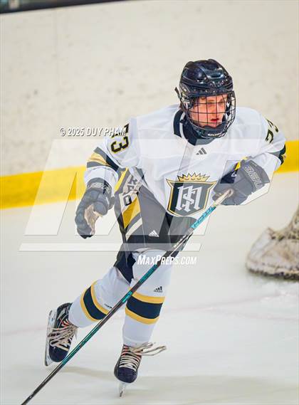 Thumbnail 3 in Servite VS Bishop Amat photogallery.