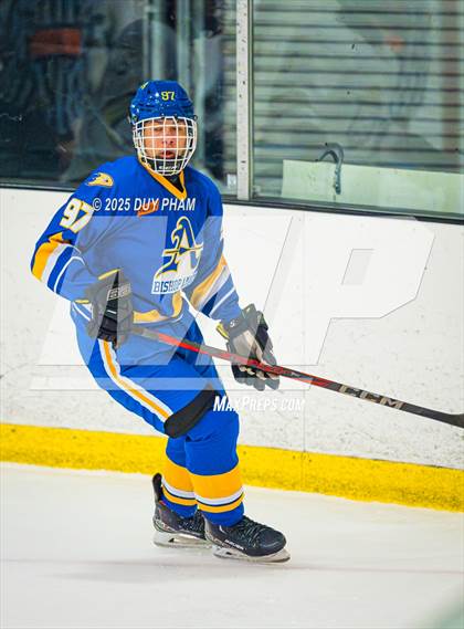 Thumbnail 2 in Servite VS Bishop Amat photogallery.