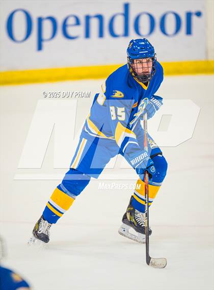 Thumbnail 3 in Servite VS Bishop Amat photogallery.