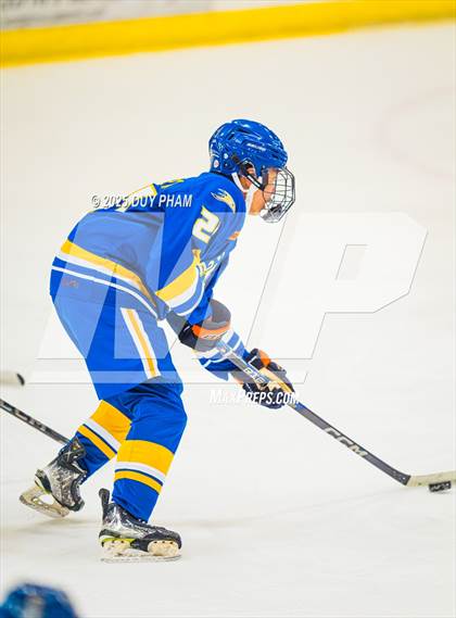 Thumbnail 2 in Servite VS Bishop Amat photogallery.