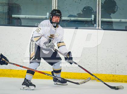 Thumbnail 3 in Servite VS Bishop Amat photogallery.