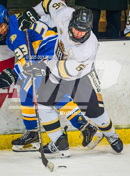 Thumbnail 2 in Servite VS Bishop Amat photogallery.