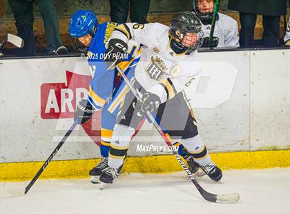 Thumbnail 3 in Servite VS Bishop Amat photogallery.