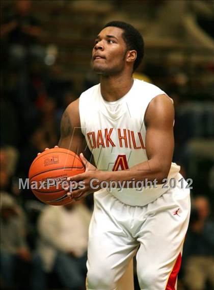 Thumbnail 2 in Melrose vs. Oak Hill Academy photogallery.