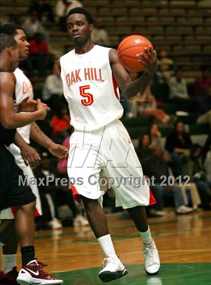Thumbnail 2 in Melrose vs. Oak Hill Academy photogallery.
