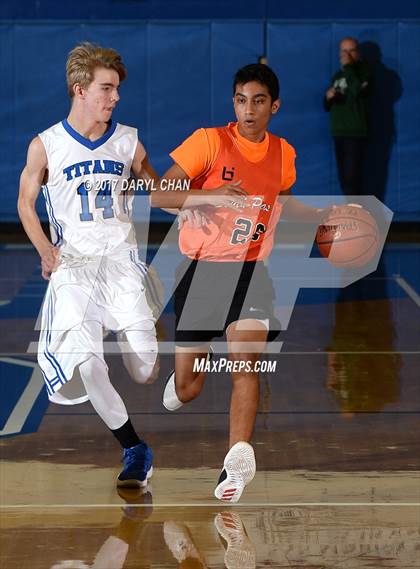 Thumbnail 2 in San Marino vs South Pasadena (San Marino Tournament) photogallery.