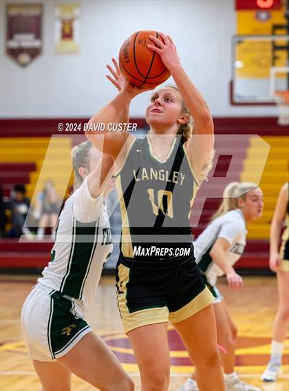 Thumbnail 3 in Langley @ Falls Church (Cougar Holiday Classic) photogallery.