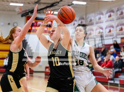 Thumbnail 2 in Langley @ Falls Church (Cougar Holiday Classic) photogallery.