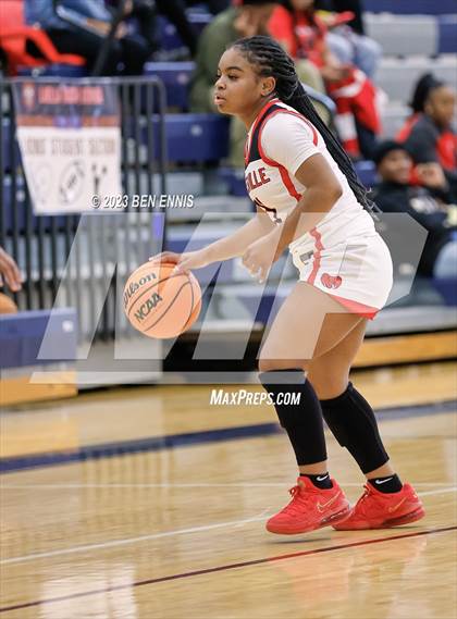 Thumbnail 2 in Gainesville vs McIntosh (MLK Luella HoopKlub Showcase) photogallery.