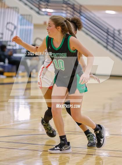 Thumbnail 2 in Gainesville vs McIntosh (MLK Luella HoopKlub Showcase) photogallery.