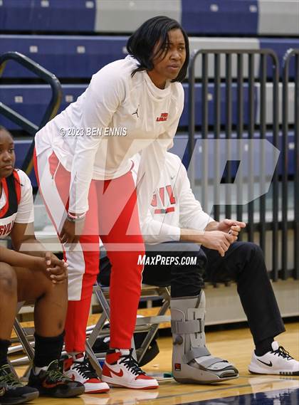 Thumbnail 2 in Gainesville vs McIntosh (MLK Luella HoopKlub Showcase) photogallery.