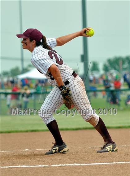 Thumbnail 2 in Bay Shore vs Clarence (NYSPHSAA Class AA Semifinal) photogallery.